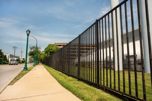 Commercial Fencing for Industries Around El Paso, TX & Western Texas: What to Look For