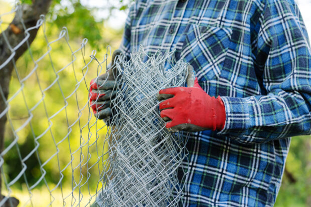 Fence Repair vs. Replacement in Carlsbad, NM: Which Option Saves You More?